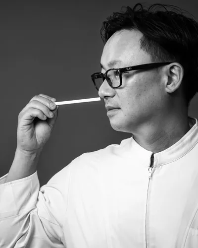 調香師 松野秀至の実写ポートレート